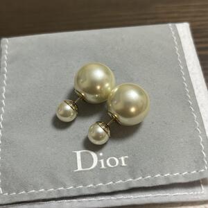 ［未使用級］ディオール　Christian Dior TRIBALES トライバルボールピアス パール　両耳