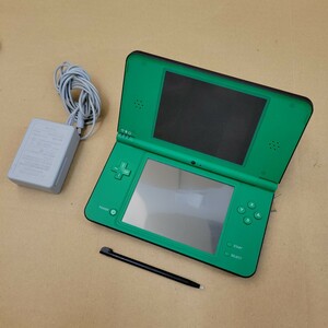 165。 Nintendo DSi LL ニンテンドー DSi LL 本体/タッチペン/充電器付き 通電確認あり/初期化済 グリーン