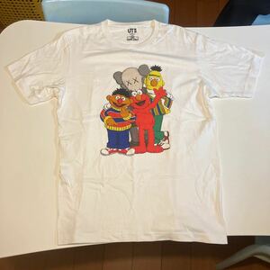 UT KAWS カウズ セサミストリート コラボ 半袖Tシャツ サイズXL 