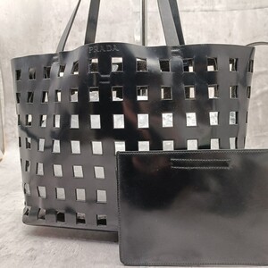 1円〜 入手困難型 プラダ PRADA カットワーク トートバッグ ハンド バック 大容量 カーフレザー ロゴ刻印 ポーチ付き かご ブラック 美品