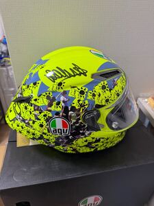 バレンティーノ・ロッシ直筆サイン入り AGV Pista Misano 2 ヘルメット