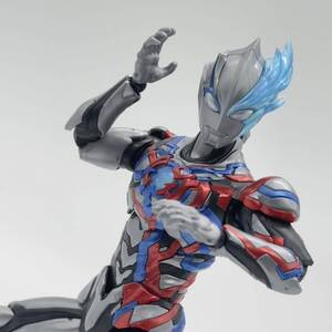 Figure-rise Standard フィギュアライズスタンダード ウルトラマンブレーザー 組立済 完成品