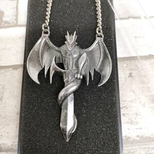 魔術士オーフェン公式品 アニメイト限定品 牙の塔ドラゴンの紋章 ペンダント コスプレ アクセサリーグッズ 龍竜 ネックレス 草河遊也 