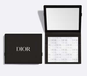 限定販売　完売　レア　dior ディオール スキン マティファイング ペーパー ロゴ あぶらとり紙 オイルコントロール プレゼント　