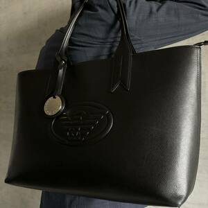 極美品 A4 EMPORIO ARMANI メンズ トートバッグ オールレザー 本革 黒 ブラック 肩掛け デカロゴ エンボス エンポリオアルマーニ ビジネス