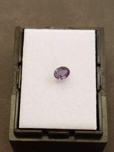 【天然アレキサンドライト】0.404カラット 紫色系 ルース 額縁ケース付き 中央宝石研究所ソーティング 宝石