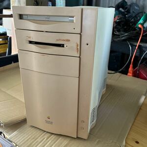 Apple Macintosh Quadra800 M1206 メモリ40MB HD340MB コードなし　ジャンク扱い