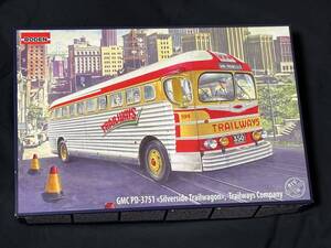 1/35 1947 PD-3701 Silverside US Bus 1:35 Roden 816