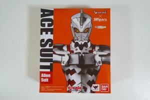 開封済み未使用 ULTRA-ACT × S.H.Figuarts ACE SUIT ULTRAMAN