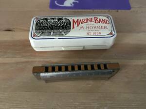 ハーモニカドイツ製Marine Bandです。 