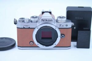 シャッター回数1614回！ 張替サービス終了品 ■ほぼ新品■ Nikon 海外モデル Z fc ボディ アンバーブラウン