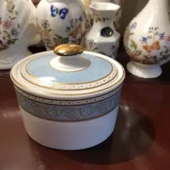 Wedgwood チャッツワースCHATSWORTH 蓋付き小物入れ