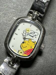 ★コレクター必見！！ Disney Pooh クマのプーさん ビンテージ レディース 腕時計 シルバー 時計 お洒落 部品取り キャラクター 小物 K149