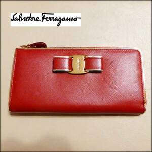 フェラガモ　Salvatore Ferragamo　ハーフラウンドジップ長財布 レッド サフィアノ リボン ラウンド 長財布