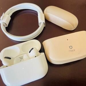 Apple AirPods Pro with Wireless Charging Case / エアポッズ プロ 第1世代 新品イヤーチップ 新品ライトニングケーブル付き X