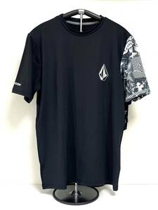 VOLCOM ボルコム A9112202BLK① メンズ Mサイズ 半袖ラッシュガード サーフTシャツ ブラック色 日焼け対策 ヴォルコム 新品 即決 送料無料