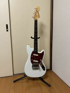 Fender Made in Japan Traditional 60s Mustang Olympic White