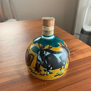 SUNTORY BRANDY サントリー ブランデー 九谷焼 吉田屋風牛の図 陶器ボトル 未開封 古酒 600ml