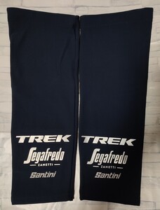 支給品　防水サーマルニーウォーマー　TREK Segafredo　トレック　ロードバイク　サイクルジャージ　自転車　トレックセガブレード Santini