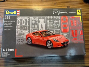 Revell Ferrari California 1:24 プラモデル