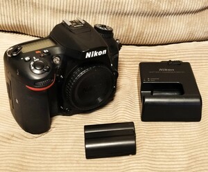 nikon ニコン D72OO ボディ デジタル一眼レフ 中古