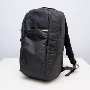 【美品】Incase DSLR Pro Pack 