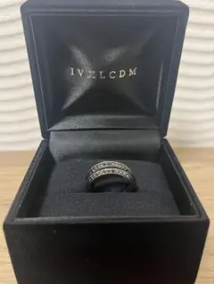 IVXLCDM TRIANGLE RING with DIAMOND