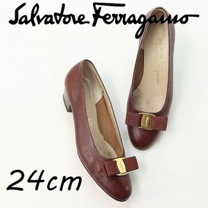 ◆Salvatore Ferragamo サルヴァトーレフェラガモ リザード型押し レザー ヴァラリボン オーバルトゥ ローヒール パンプス ブラウン 6 1/2