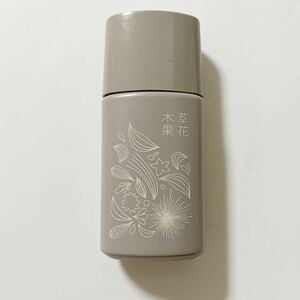 草花木果 / リキッドファンデーション N やや暗めの肌色・25ml・定価3300円