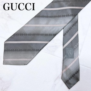 ◇ GUCCI グッチ シルクネクタイ シルク 絹 ネクタイイタリア製 紳士 総柄 ストライプ シルバー 銀 ピンク 桃 メンズ