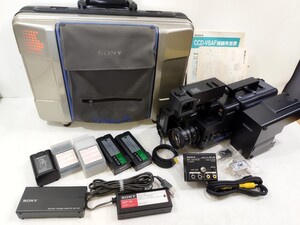 管理1028 SONY ソニー ビデオカメラレコーダー Video8AF CCD-V8AF ハードケース付 サビ/劣化あり 未確認 ジャンク