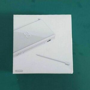 D28 【中古・美品】Nintendo Crystal White 0482