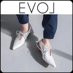 【EVOL/イーボル】Uカットデザインスタックヒールパンプス