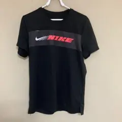 NIKE 黒Tシャツ