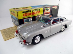 Gilbert　アオシン1965年製　James Bond 007仕様 Aston Martin DB5　 ほぼ未使用　オリジナル箱付き　完動極美品　長さ約28cm