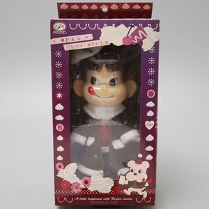Z194. 未開封 不二家 FUJIVA Pekos Winter Collection 冬のペコちゃん人形 フィギア / ソフビ