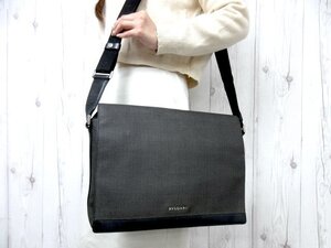 極美品 BVLGARI ブルガリ ショルダーバッグ バッグ PVC×レザー ダークグレー×黒 A4収納可 メンズ 78817