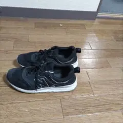 New Balance スポーツシューズ 黒