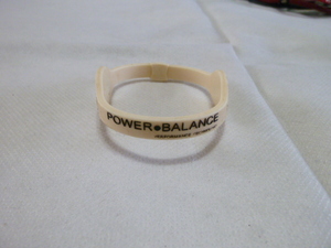 ★★POWER BALANCE シリコンブレスレット　(白)F6