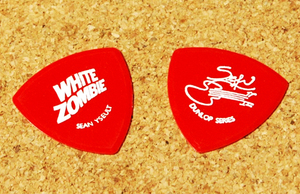 ショーンイスールト(ホワイトゾンビ) モデルピック 1枚 White Zombie Sean Yseult Signature Red Bass Guitar Pick