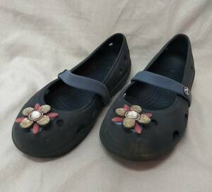 crocs　クロックス　kidsパンプスサンダル　ネイビー　c12(18.5cm相当)サイズ　女の子用　01