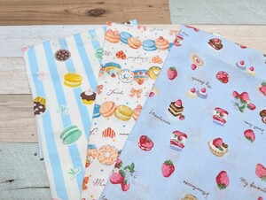 ＊40×60cm＊ハンドメイド＊ランチョンマット3枚セット＊給食＊スイーツ・マカロン・いちご柄＊入園・入学・新学期準備＊小学校