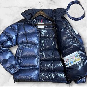 定価30万!!!驚愕のデカロゴ!!!【モンクレールMONCLER】上質ダウン使用!!!近年モデル!!!ダウンジャケット ネイビー 紺色 サイズ1 L相当