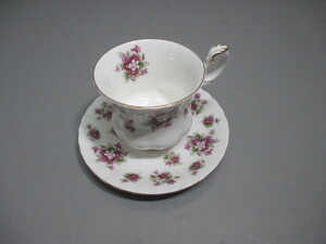 USED★ROYAL ALBERT★ロイヤルアルバート　カップ＆ソーサー　sweet violets スイートバイオレット　