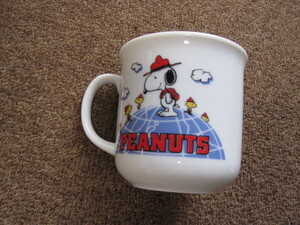 非売品 PEANUTS ピーナッツ 2001年 三和銀行 SNOOPY スヌーピー マグカップ 陶器製 10段階9程度 高さ7.8cm