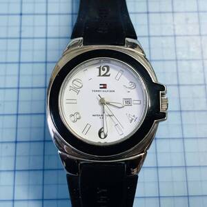 美品　TOMMY HILFIGER トミーヒルフィガー　TH.13.3.29.0852　レディース腕時計　シリコンベルト　可動品　NO.S469