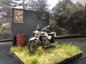 昭和レトロな風景 1/32 カワサキ マッハIII Kawasaki 旧車 自作ジオラマ完成品 ケース付