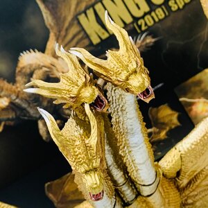 中古品 S.H.Monsterarts ゴジラ キングオブモンスターズ キングギドラ 2019 Special Color Version.