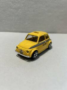 レア希少！burago／ブラーゴ！FIAT 500！N.Y.C TAXI。ダイキャストミニカー！1/43スケール！当時物！