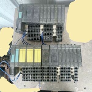 中古 SIEMENS IM151 x2個　 PM-E DC24V x5個　4/8F-DI DC24V x7個　4 DI DC24V x6個　4DO DC24V/0. 5A x3個　PM-E ST DC24V シーメンス